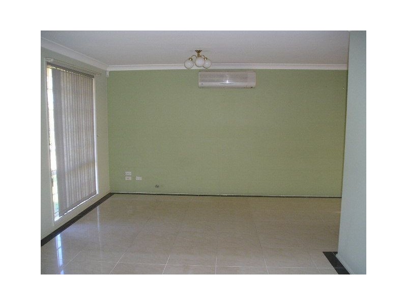 72 Victoria Road, Macquarie Fields NSW 2564