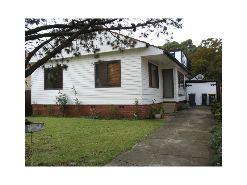 4 Margaret St, Minto NSW 2566
