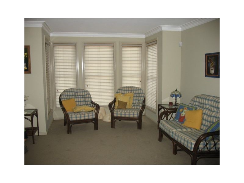 182 Oxford Road, Ingleburn NSW 2565