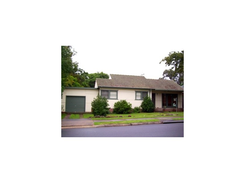 32 Chamberlain Street, Campbelltown NSW 2560