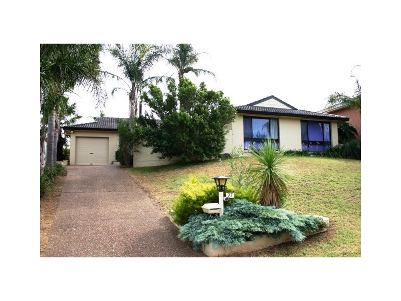 27 Clennam Avenue, Ambarvale NSW 2560