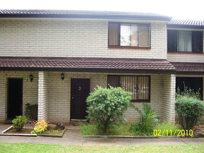 3/9-13 Surrey Street, Minto NSW 2566