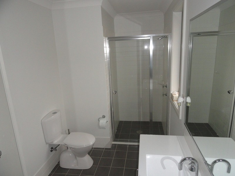 18 Grenada Road, Glenfield NSW 2167