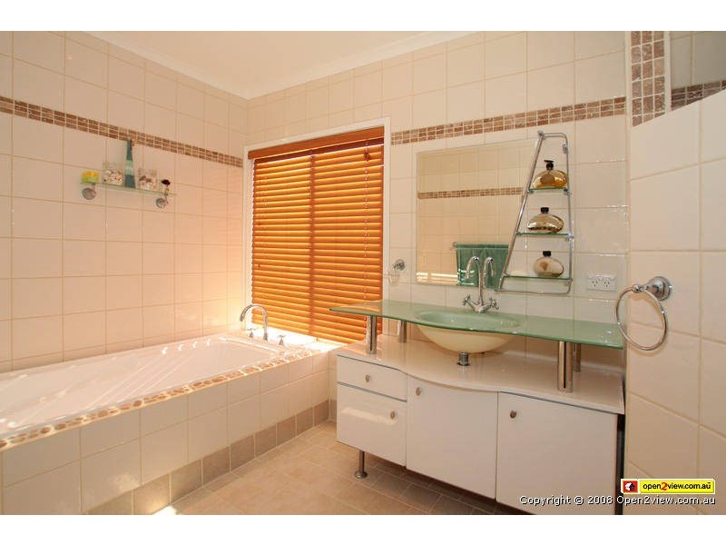 49 Braeside Crescent, Glen Alpine NSW 2560