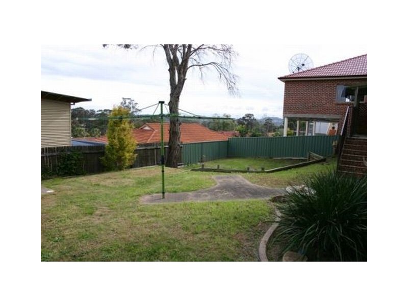 12 Thompson Place, Minto NSW 2566