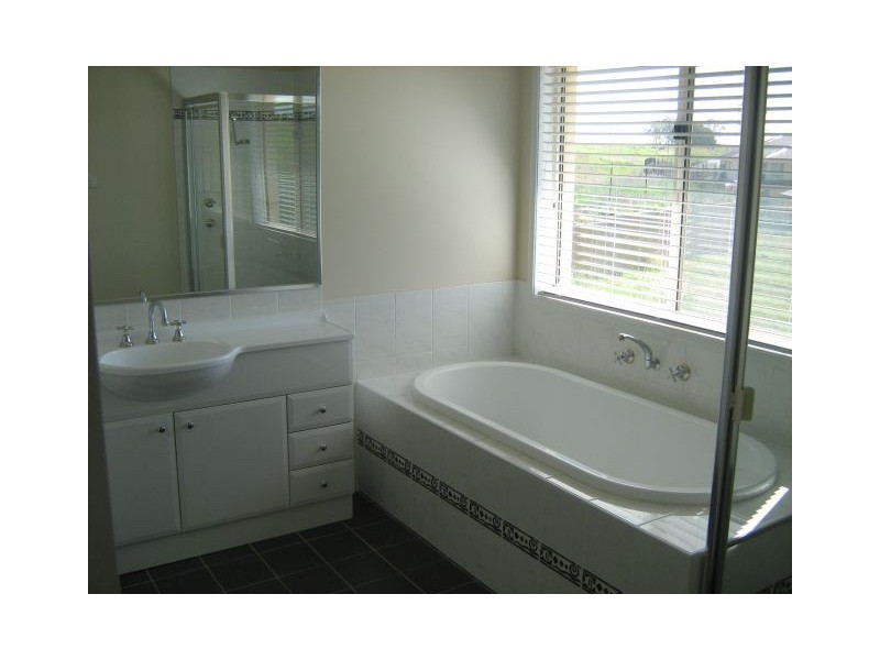 Macquarie Links NSW 2565