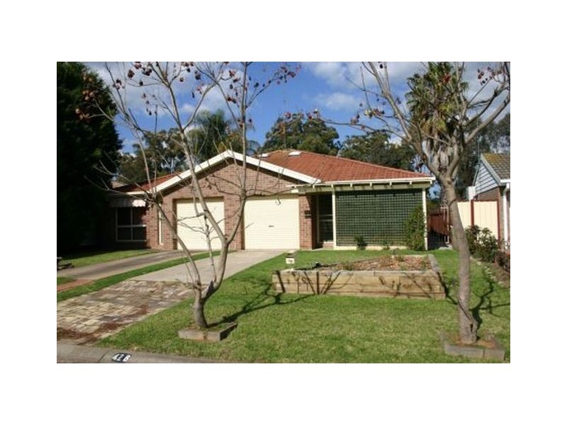 42B Oswald Crescent, Rosemeadow NSW 2560