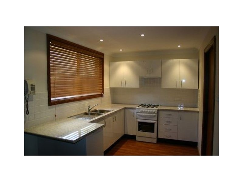 42B Oswald Crescent, Rosemeadow NSW 2560