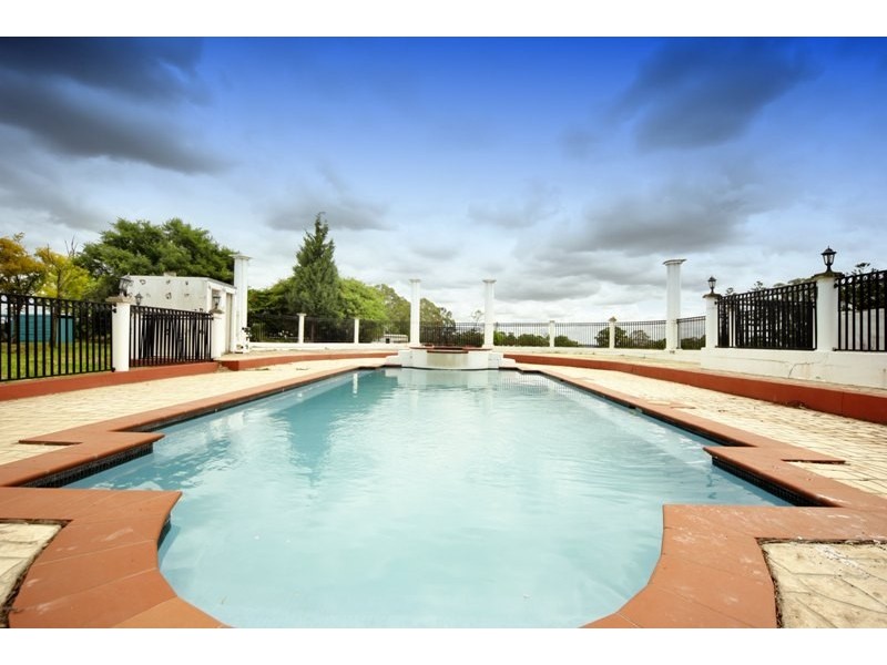 32 Denham Court Road, Denham Court NSW 2565