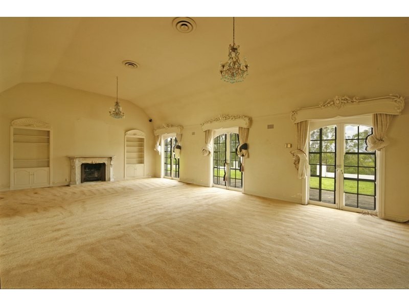 32 Denham Court Road, Denham Court NSW 2565