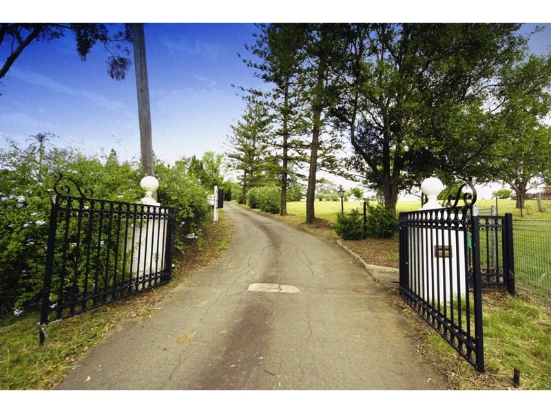 32 Denham Court Road, Denham Court NSW 2565