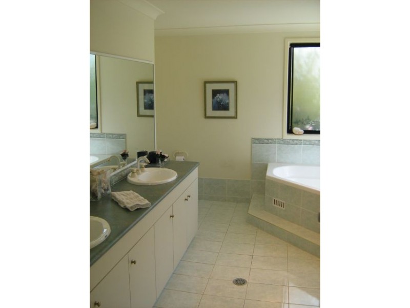 Glen Alpine NSW 2560