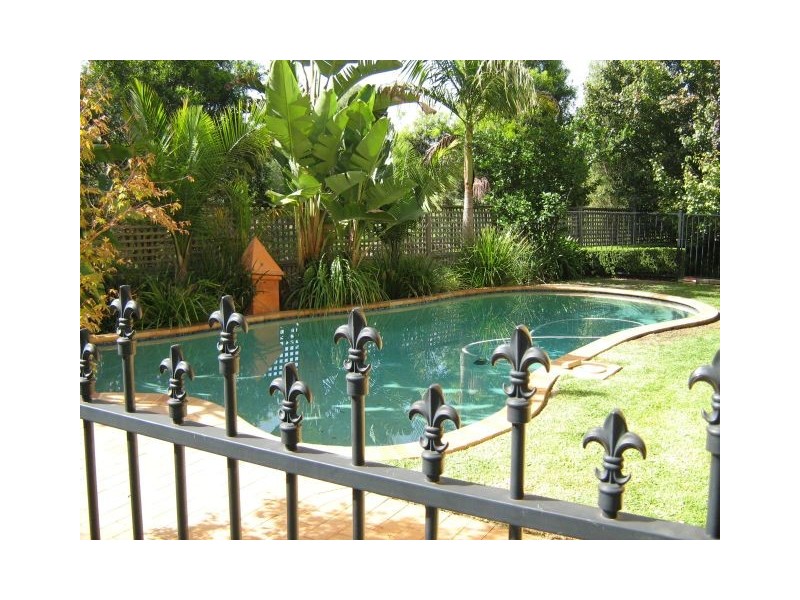 Glen Alpine NSW 2560