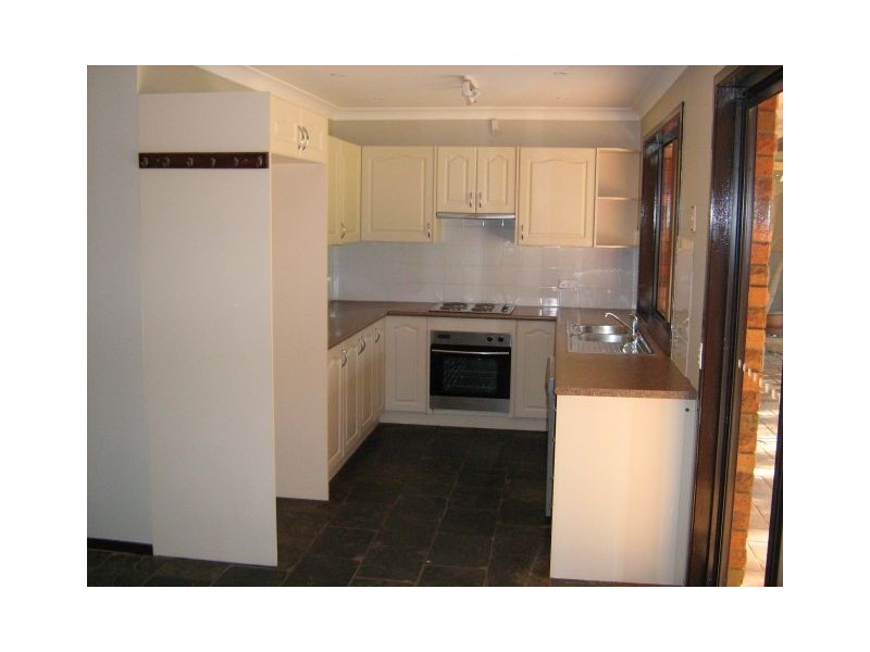 58 Romeo Crescent, Rosemeadow NSW 2560