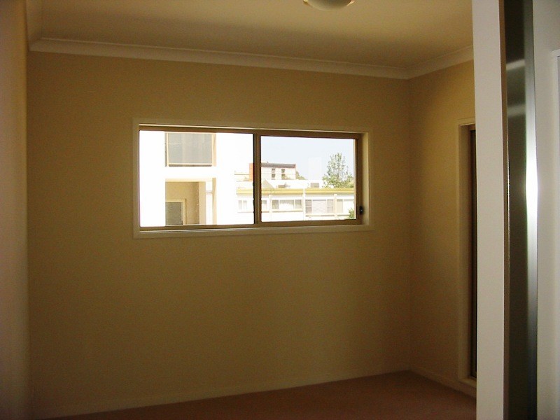 8/15-19 Warby Street, Campbelltown NSW 2560