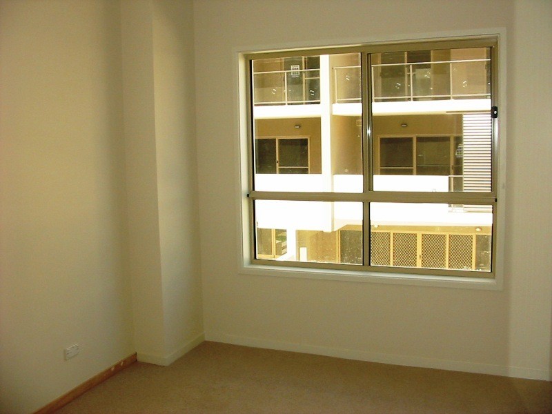 8/15-19 Warby Street, Campbelltown NSW 2560