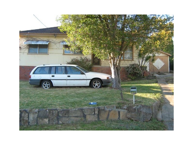 10 Carcoola Street, Campbelltown NSW 2560