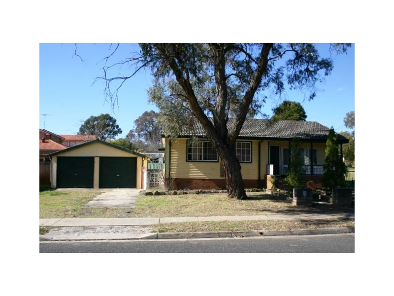 7 Lander Street, Leumeah NSW 2560