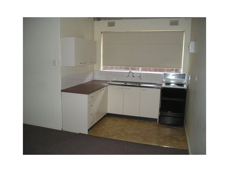 2/180 Lindesay Street, Campbelltown NSW 2560