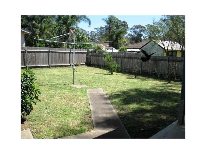 6 Rosemary Place, Macquarie Fields NSW 2564