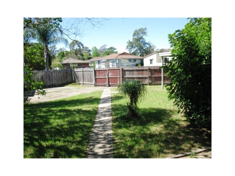9 Maculata Crescent, Macquarie Fields NSW 2564