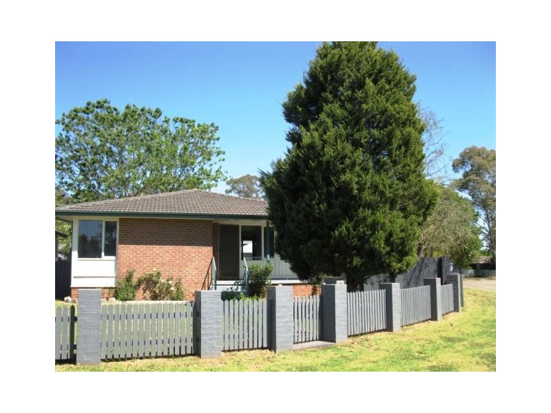 2 Clematis Place, Macquarie Fields NSW 2564