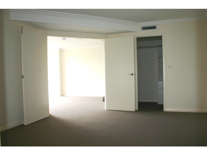 4/12 Parkside Crescent, Campbelltown NSW 2560