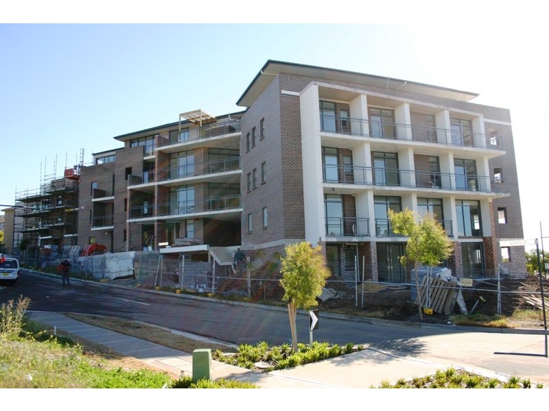 15/12 Parkside Crescent, Campbelltown NSW 2560