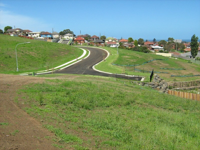 Lake Heights NSW 2502