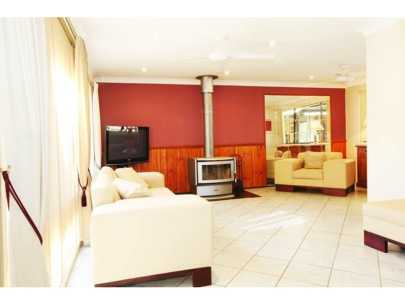 73 Stornoway Avenue, St Andrews NSW 2566