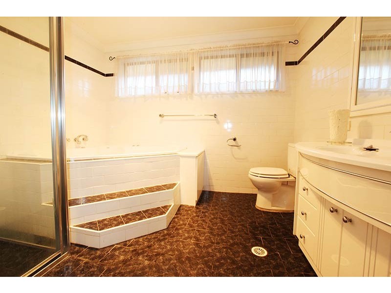 73 Stornoway Avenue, St Andrews NSW 2566