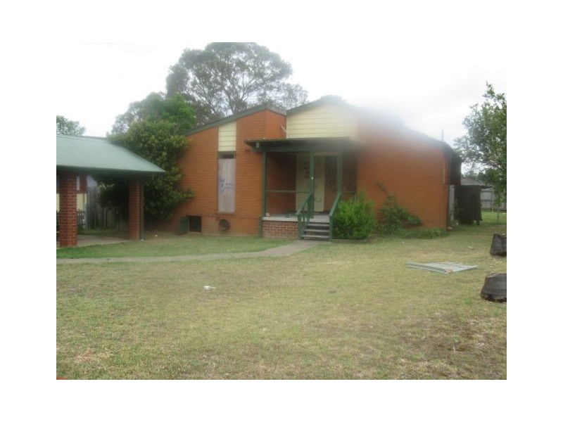 23 Blackwood Crescent, Macquarie Fields NSW 2564