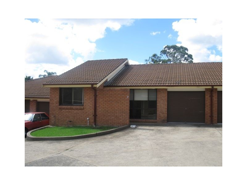 27/35 Bougainville Road, Glenfield NSW 2167