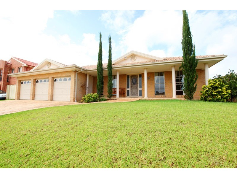 197 Englorie Park Drive, Glen Alpine NSW 2560
