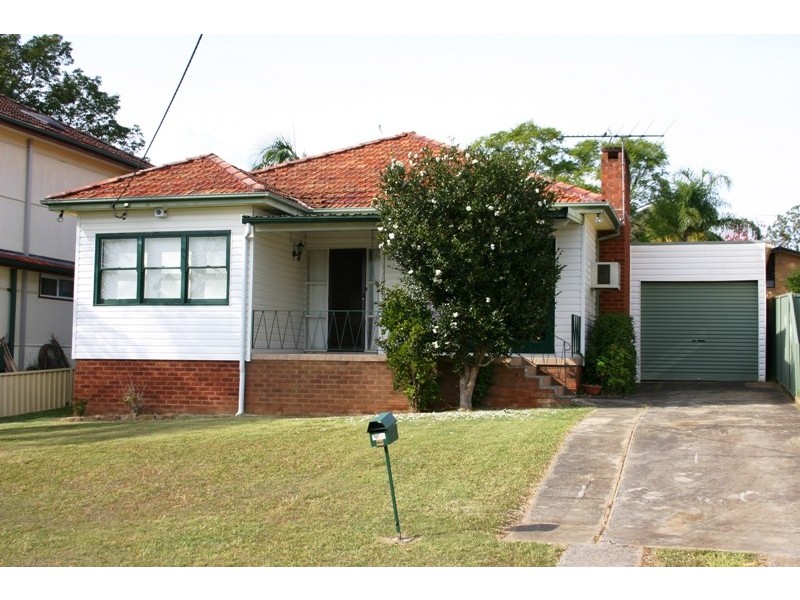 18 McLean Road, Campbelltown NSW 2560