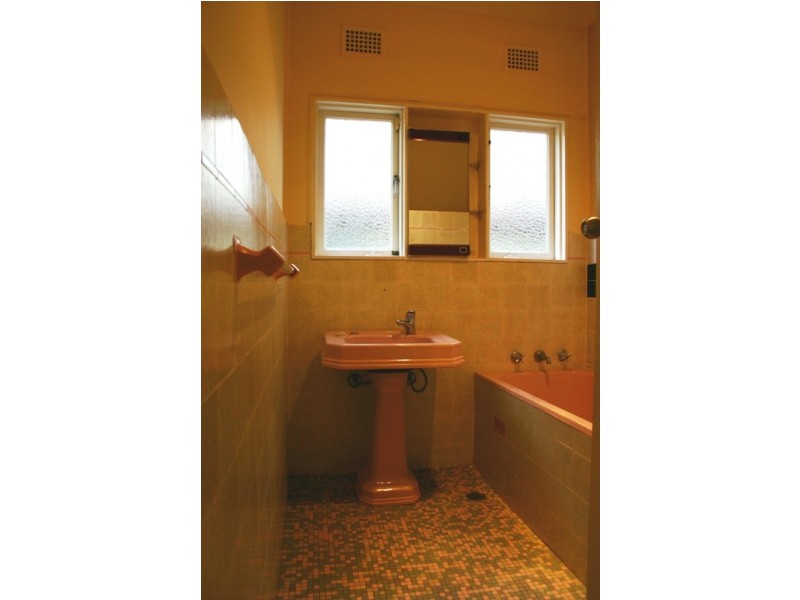 18 McLean Road, Campbelltown NSW 2560