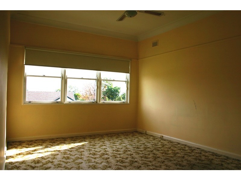 18 McLean Road, Campbelltown NSW 2560