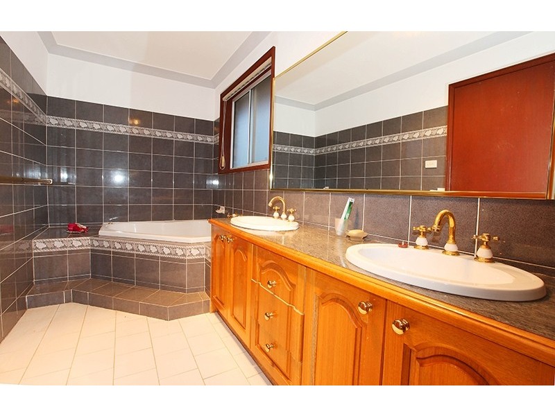 Glen Alpine NSW 2560