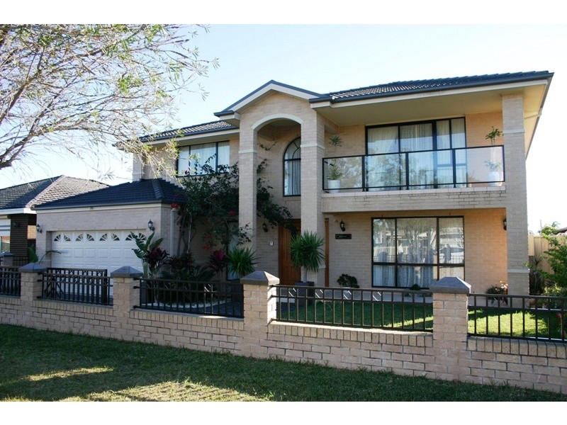 20 First Avenue, Macquarie Fields NSW 2564