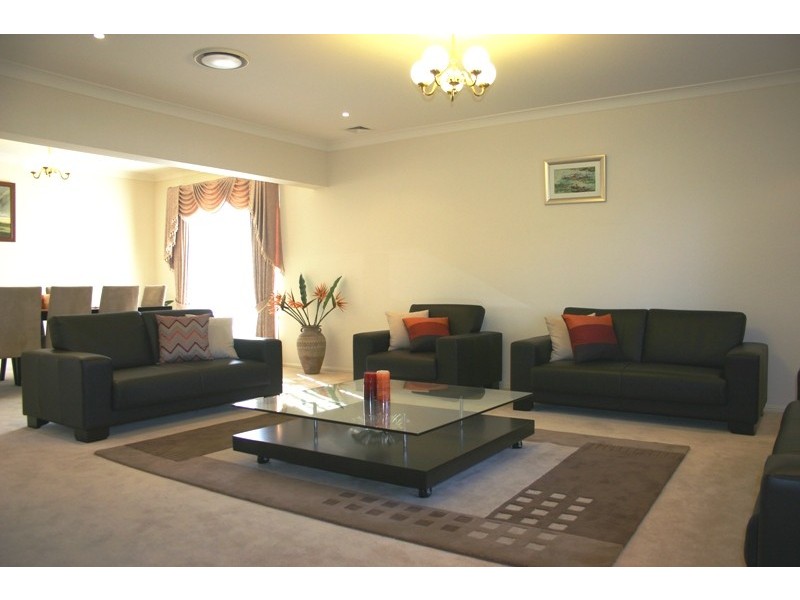 20 First Avenue, Macquarie Fields NSW 2564
