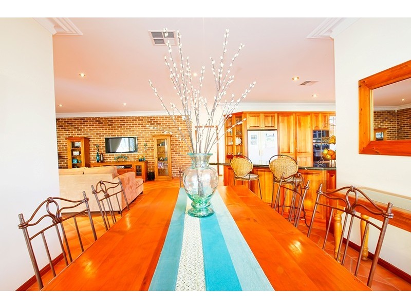 6 Dovedale Close, Glen Alpine NSW 2560