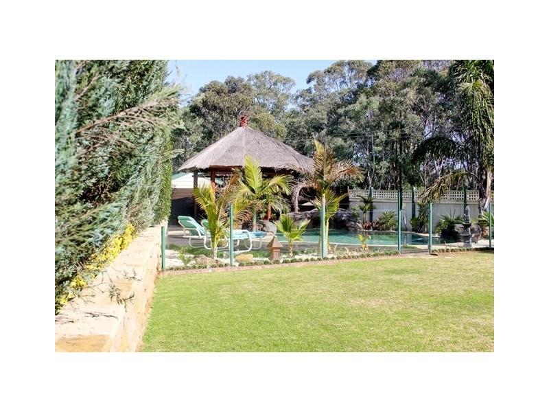 6 Dovedale Close, Glen Alpine NSW 2560