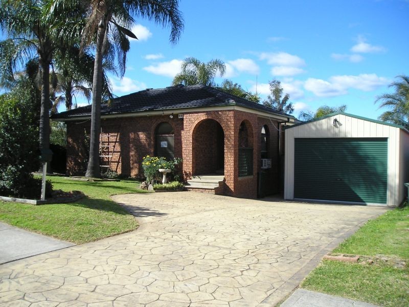 39 Othello Avenue, Rosemeadow NSW 2560