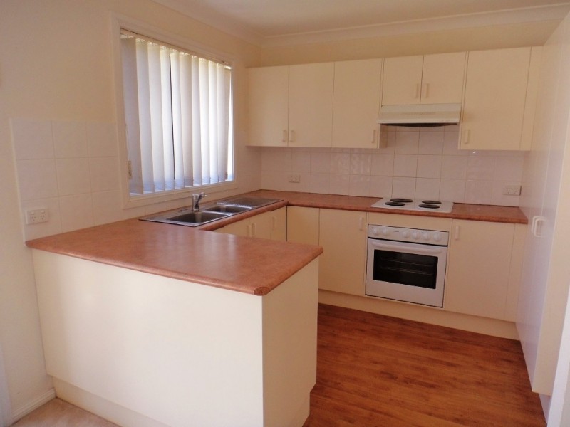 2/16 Cadogan Road, Macquarie Fields NSW 2564