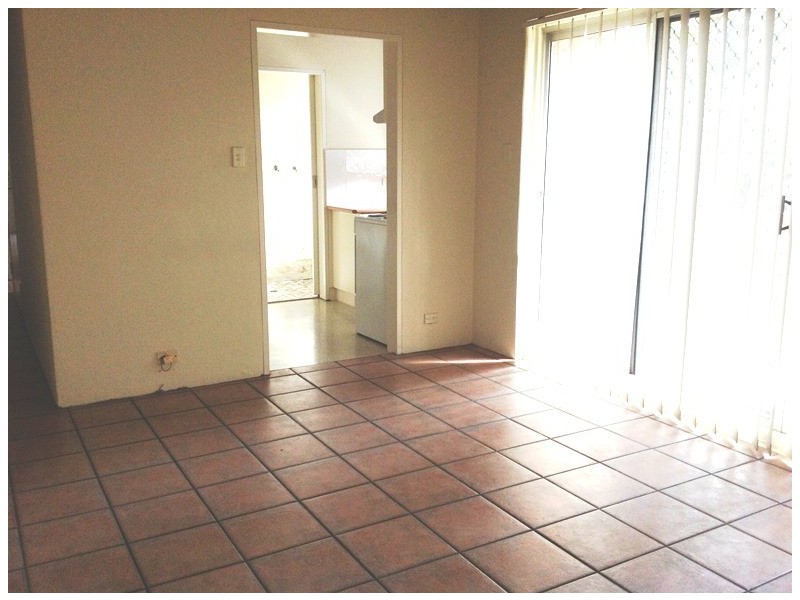 3/28a Moore Street, Campbelltown NSW 2560