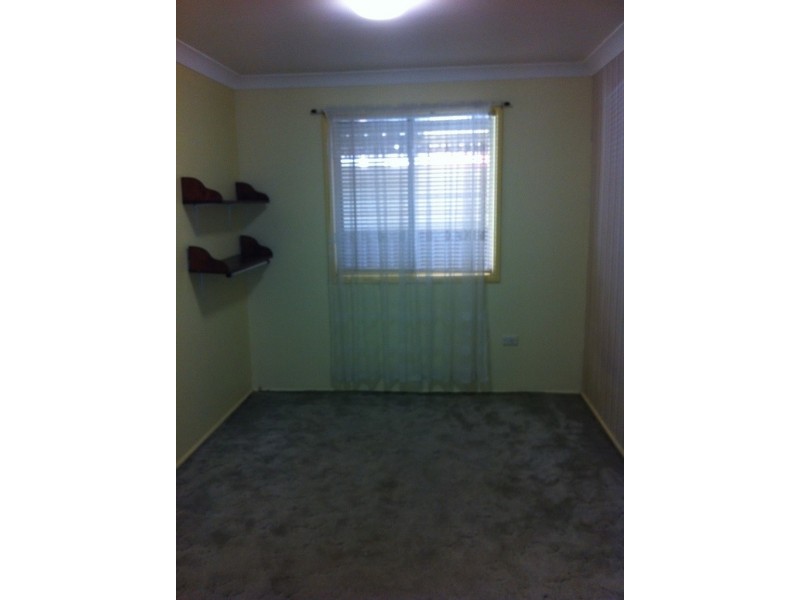 27 Gazelle Street, Glenfield NSW 2167