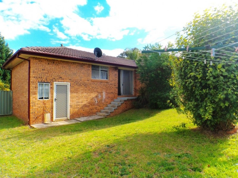 2 Underwood Street, Minto NSW 2566