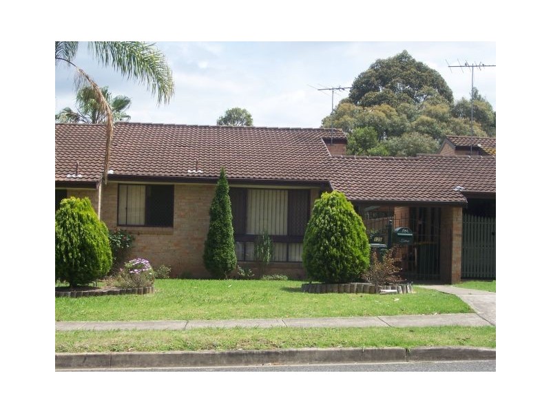 125 Lancia Drive, Ingleburn NSW 2565