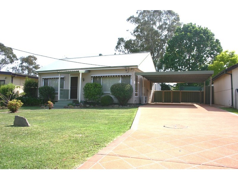 17 Matthews Square, Ingleburn NSW 2565