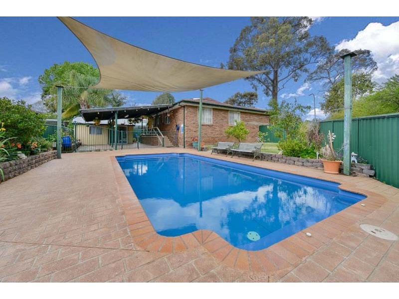 14 Brett Place, Ingleburn NSW 2565